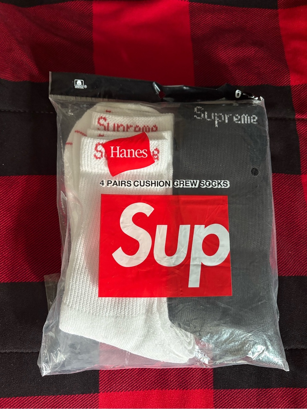 Supreme 4-Pack Cushion Crew Socks size 6-12 - White & Black